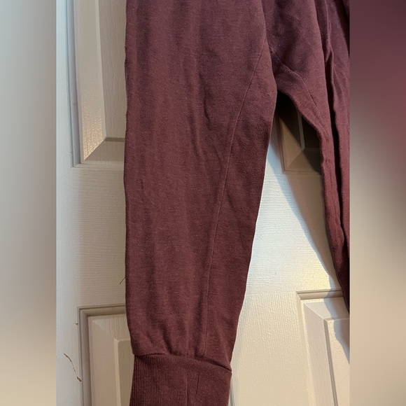 Stars above cropped sweatpant. Soft maroon color. Cuffed legs. Gently used. - Picture 2 of 4